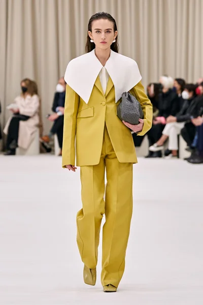 Look 49